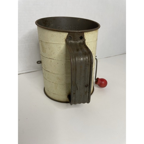 Vintage Bromwell's 3-Cup Metal Flour Sifter Farmhouse Apple Design - Picture 4 of 8